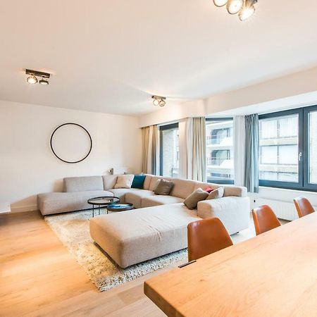 Ruim En Modern Appartement Te Knokke Nabij De Dijk Exteriör bild