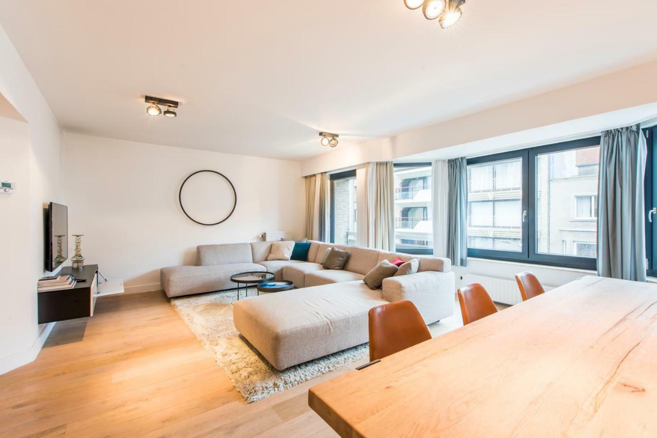 Ruim En Modern Appartement Te Knokke Nabij De Dijk Exteriör bild